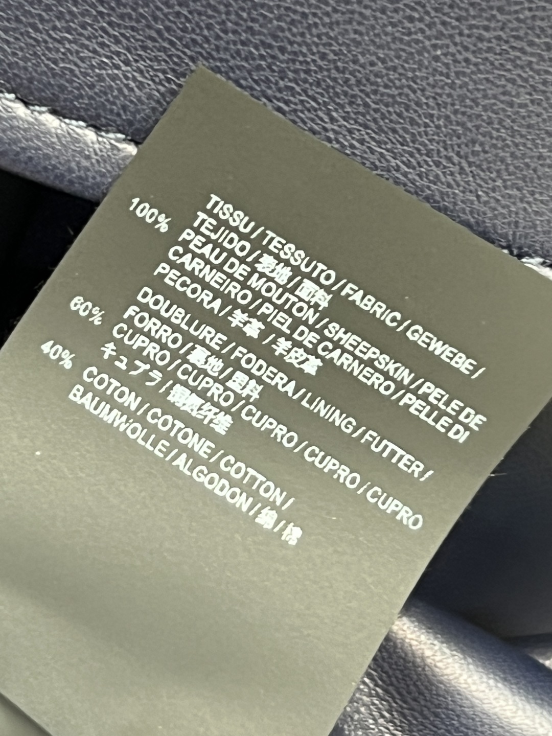 LW家 25秋冬新款 翻领皮革夹克 手工打造 主打机车风 腰带装饰超有个性！高品质皮革 柔软又耐用 秋冬