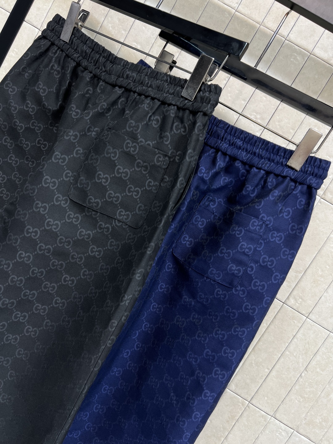 G家 25秋冬新款 GG提花束脚休闲裤 松紧腰身设计 上身不挑身材穿搭 束脚口的慢跑裤型 显瘦又时髦帅气