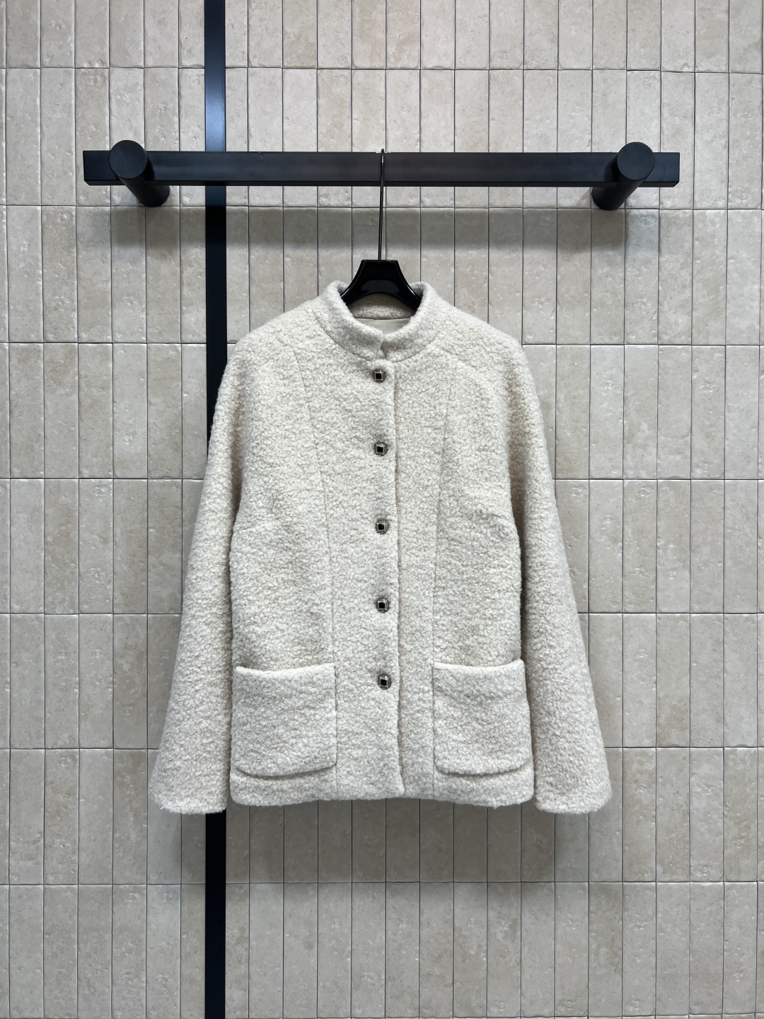 25秋冬新款 羊羔毛小立领外套 采用亲肤羊毛摇粒绒 柔软细腻 保暖力满分！圆领小立领设计 优雅又时髦 正