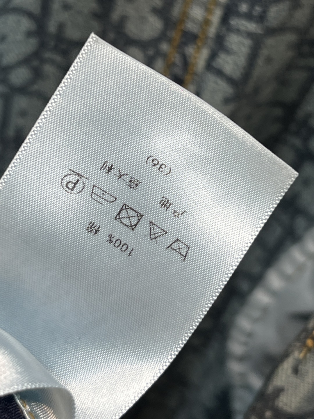 D家 26早春新款 牛仔内提花翻领无袖连衣裙 原版定制字母牛仔洗水面料 翻领单排扣无袖长款连衣裙 优雅复