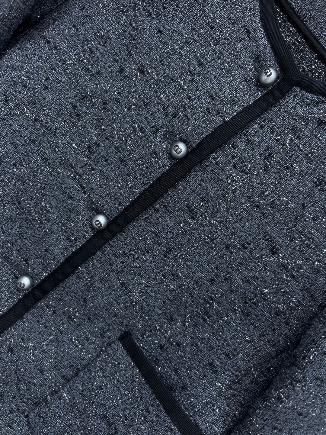 D家 25秋冬新款 圆领小香风小外套 经典圆领短款设计 手工纺粗花呢+闪银线 低调奢华感满满 经典CD珍