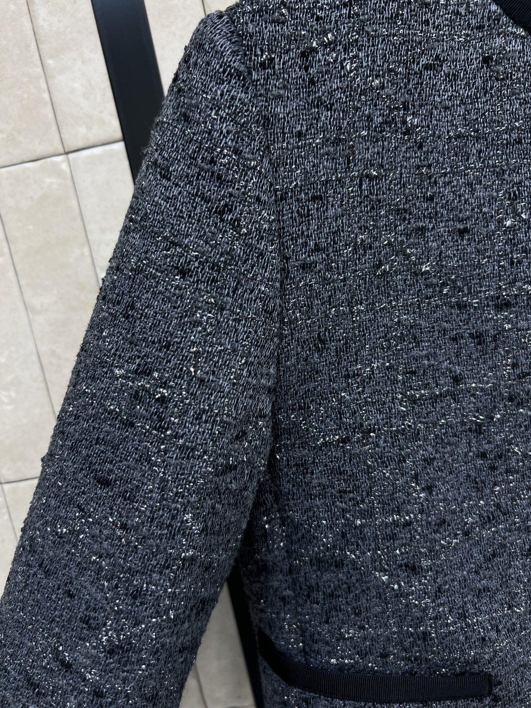 D家 25秋冬新款 圆领小香风小外套 经典圆领短款设计 手工纺粗花呢+闪银线 低调奢华感满满 经典CD珍