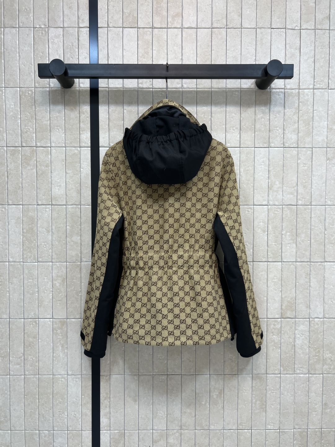 G家 25秋冬新款 双G提花连帽高领滑雪夹克 经典双G老花+黑色拼接 辨识度超高！高性能面料 保暖又防风