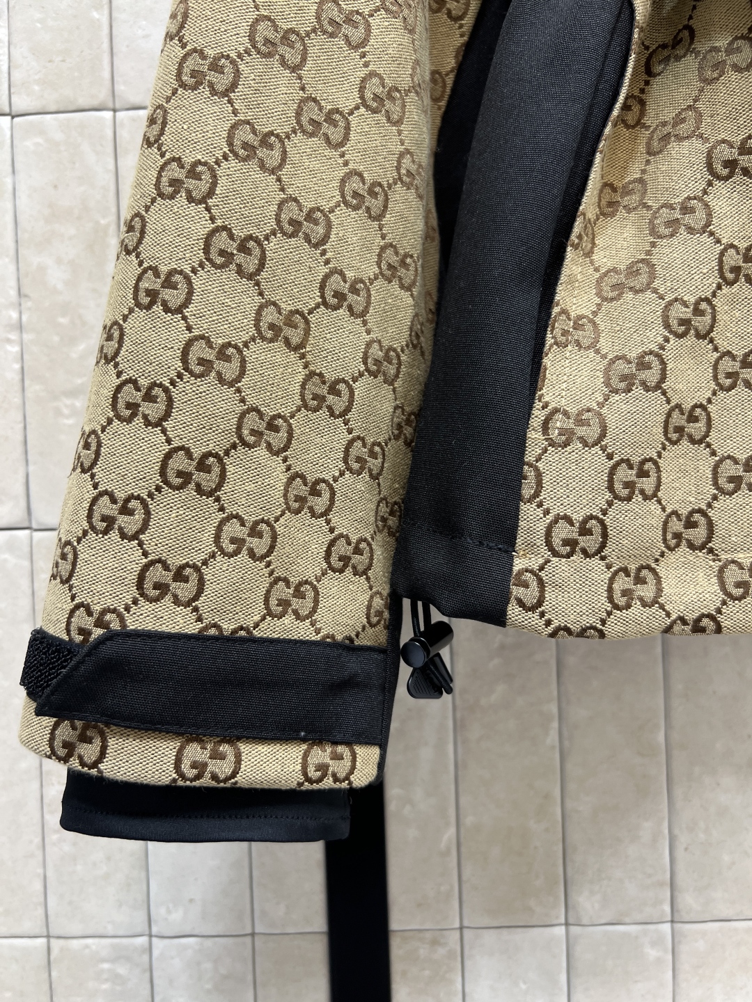 G家 25秋冬新款 双G提花连帽高领滑雪夹克 经典双G老花+黑色拼接 辨识度超高！高性能面料 保暖又防风