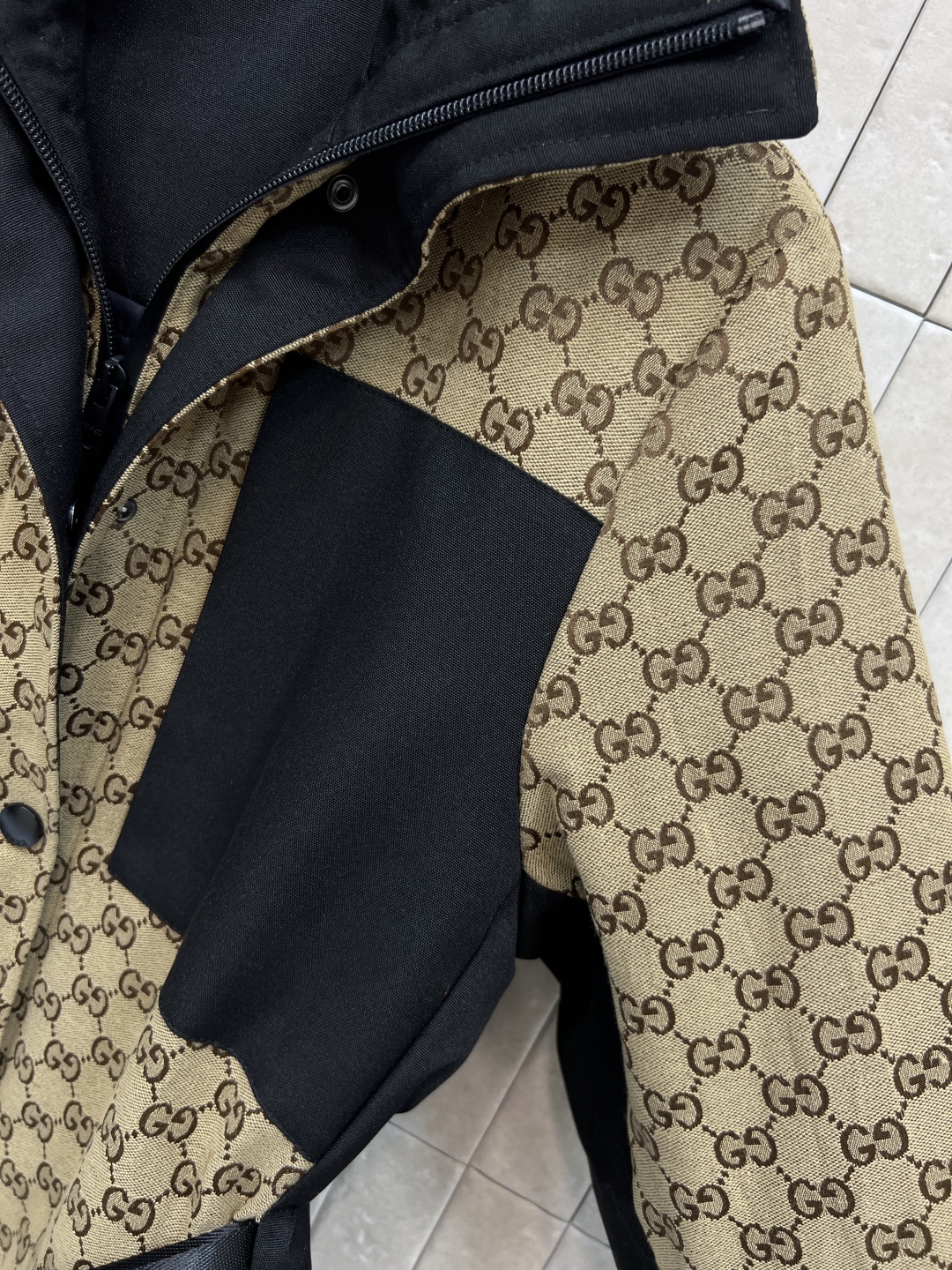 G家 25秋冬新款 双G提花连帽高领滑雪夹克 经典双G老花+黑色拼接 辨识度超高！高性能面料 保暖又防风