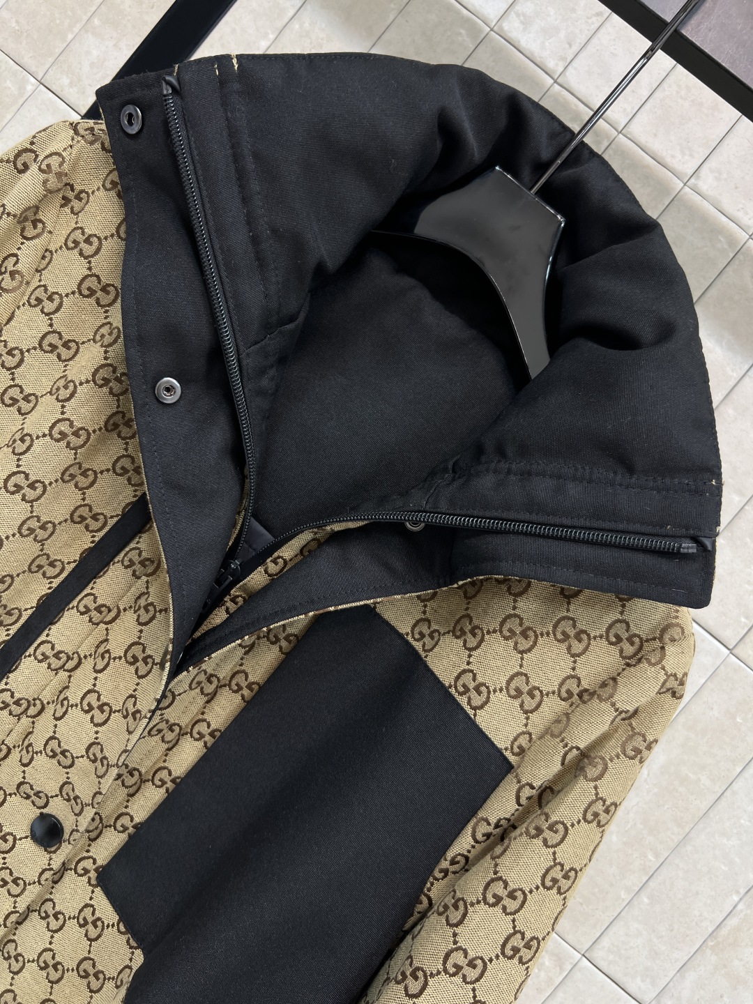 G家 25秋冬新款 双G提花连帽高领滑雪夹克 经典双G老花+黑色拼接 辨识度超高！高性能面料 保暖又防风