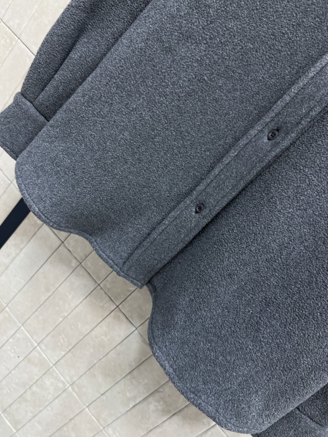MIU家 25秋冬新款 灰色摇粒绒衬衫外套 柔软厚实 秋冬穿超保暖！宽松版型+翻领+正面纽扣 简约又实用