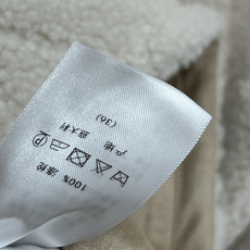 D家 25秋冬新款 羊羔毛两穿外套 双面穿设计 米色外层+白色羊羔毛内衬 柔软又保暖 秋冬穿超合适!外层 D家 25秋冬新款 羊羔毛两穿外套 双面穿设计 米色外层+白色羊羔毛内衬 柔软又保暖 秋冬穿超合适!外层