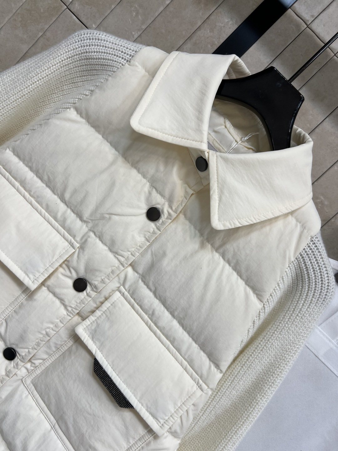 BRU家 25秋冬新款 长袖羊绒针织拼接羽绒服 气质宽松轻薄翻领羽绒服外套 主体国标90白鹅绒填充 袖子