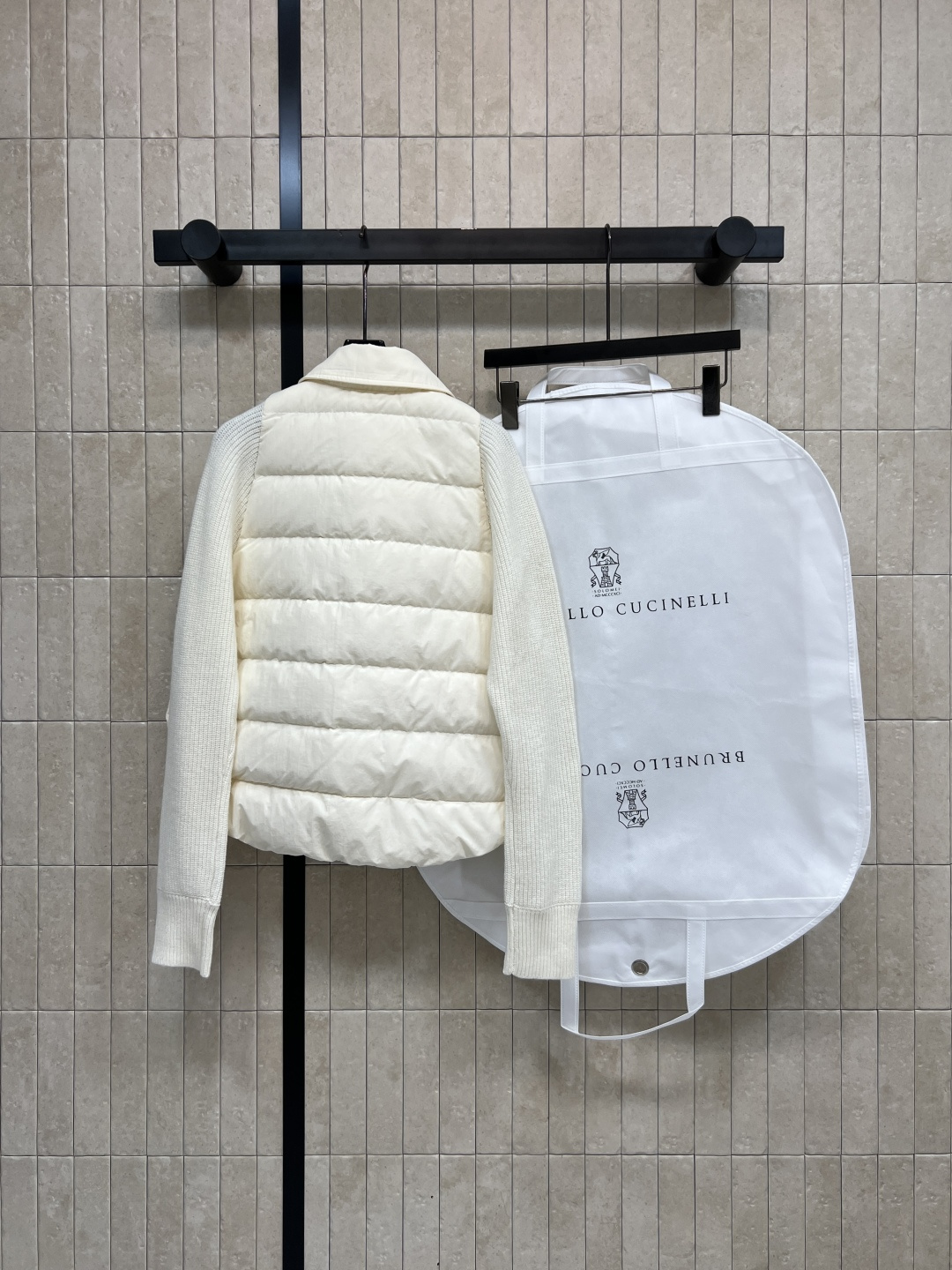 BRU家 25秋冬新款 长袖羊绒针织拼接羽绒服 气质宽松轻薄翻领羽绒服外套 主体国标90白鹅绒填充 袖子