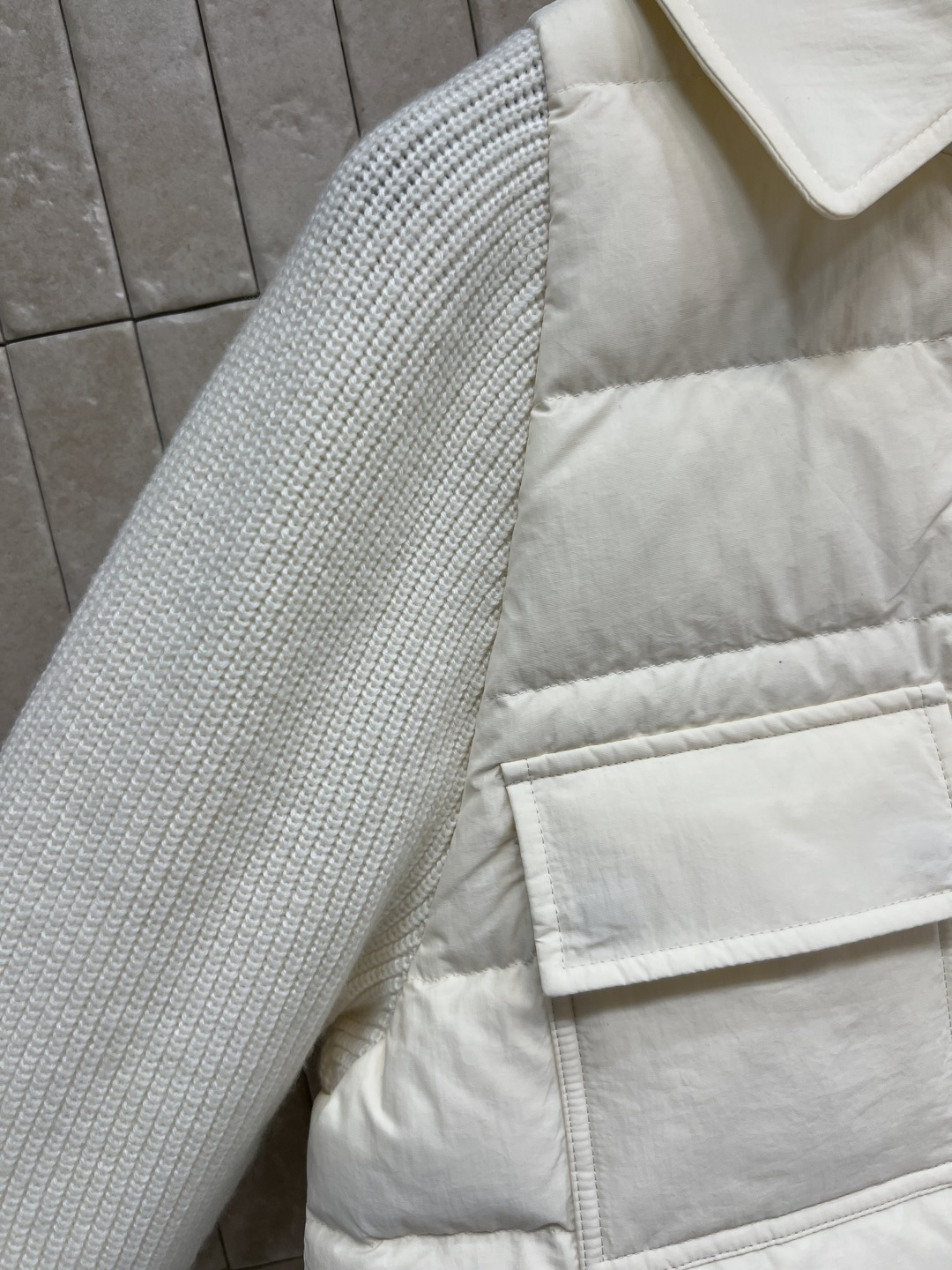 BRU家 25秋冬新款 长袖羊绒针织拼接羽绒服 气质宽松轻薄翻领羽绒服外套 主体国标90白鹅绒填充 袖子