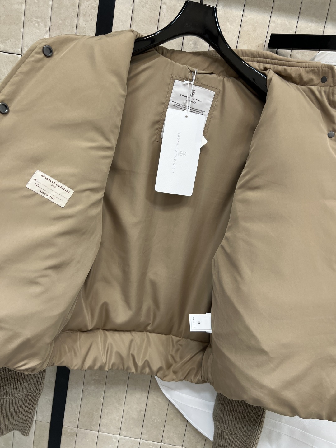 BRU家 25秋冬新款 长袖羊绒针织拼接羽绒服 气质宽松轻薄翻领羽绒服外套 主体国标90白鹅绒填充 袖子