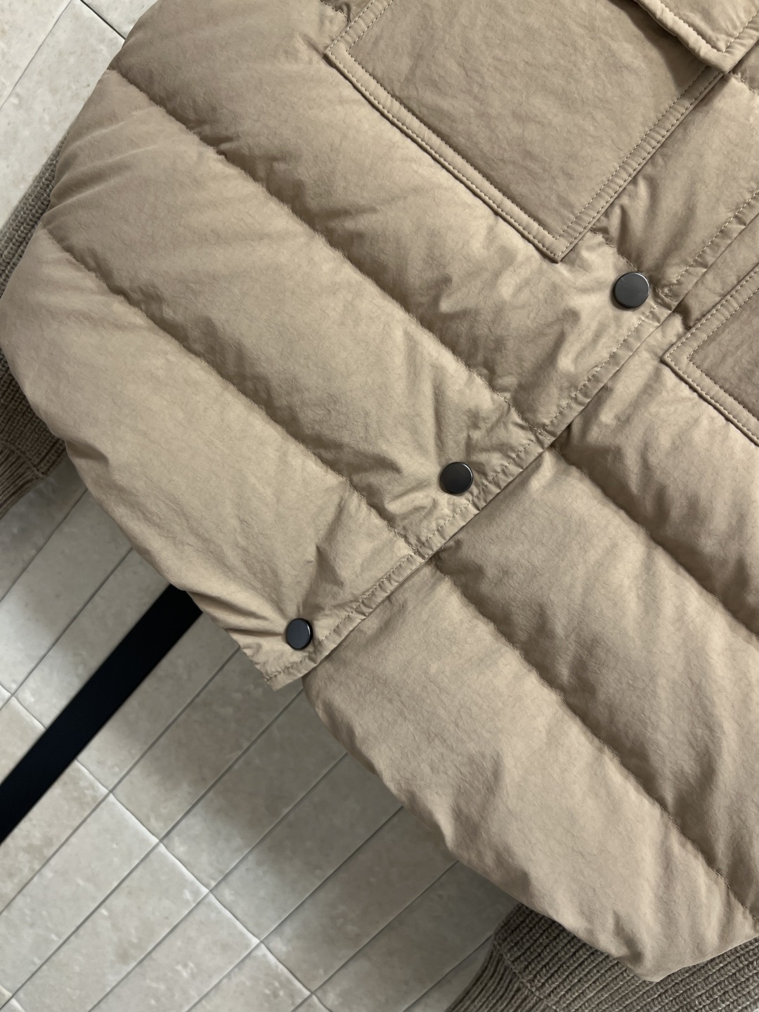 BRU家 25秋冬新款 长袖羊绒针织拼接羽绒服 气质宽松轻薄翻领羽绒服外套 主体国标90白鹅绒填充 袖子