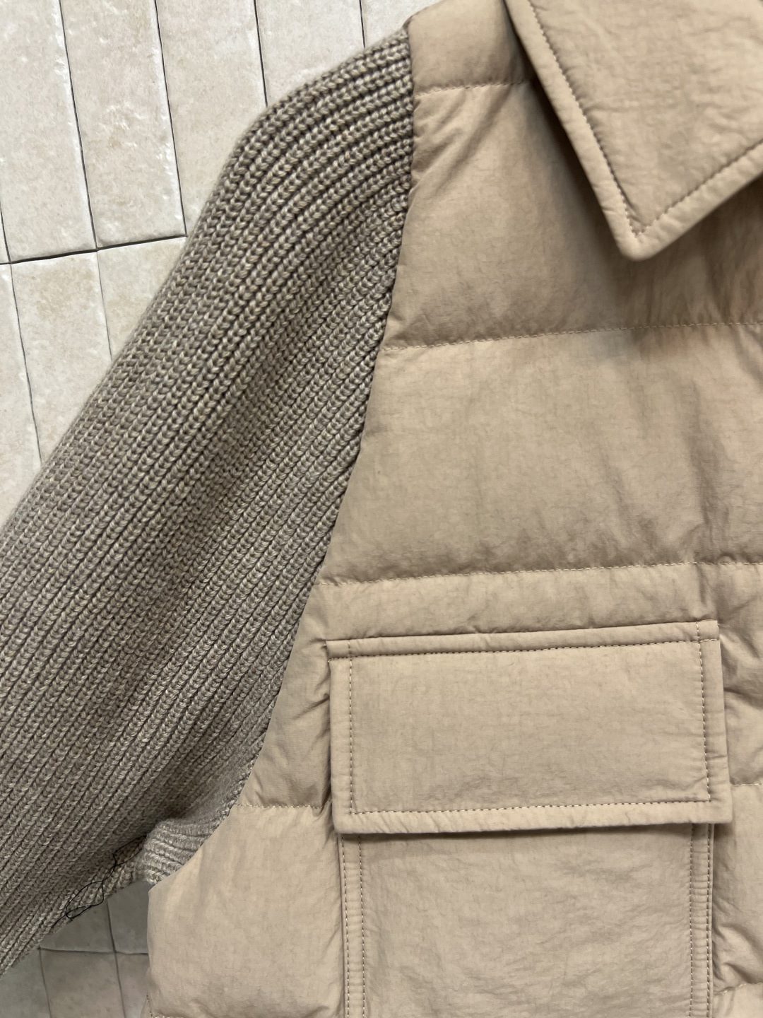 BRU家 25秋冬新款 长袖羊绒针织拼接羽绒服 气质宽松轻薄翻领羽绒服外套 主体国标90白鹅绒填充 袖子