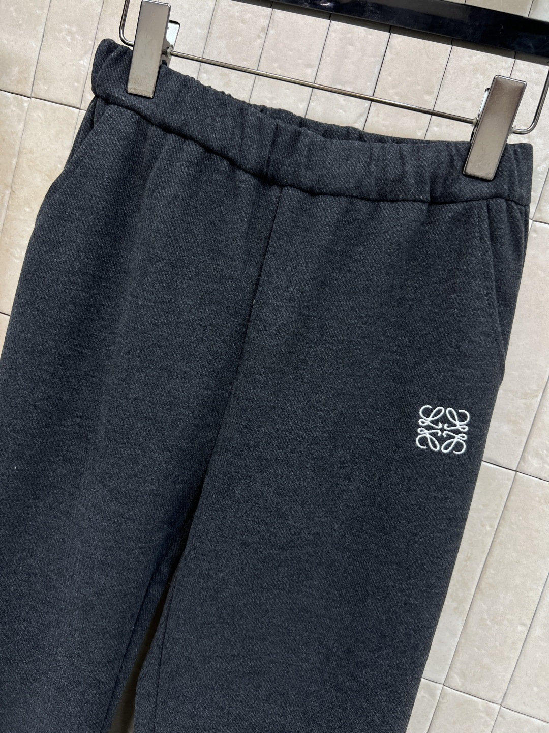 LW家 25秋冬新款 logo刺绣阔腿裤 面料垂感十足 有质感柔软亲肤 挺阔有型 时尚感满满 百搭洋气 