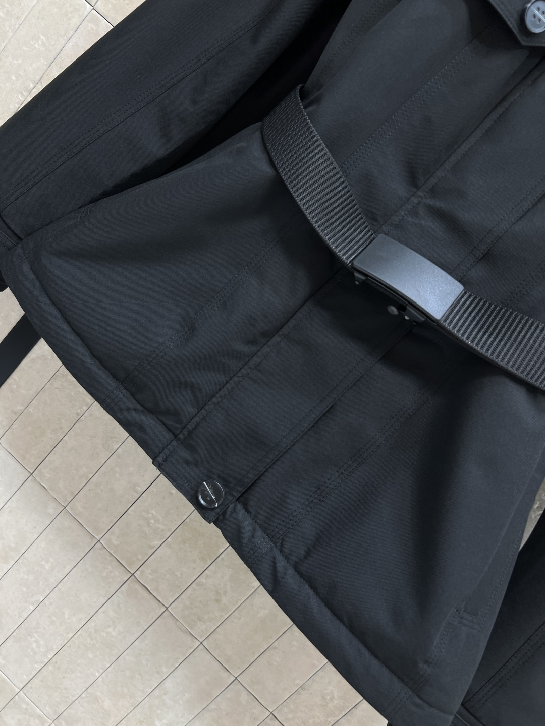 D家 25秋冬新款 连帽立领夹克外套 一穿就能出门的款 完全不用费心费力搭配 气质工装风酷帅有型 腰部黑