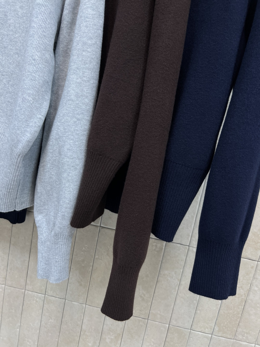 MIu家 25秋冬新款 半拉链高领针织衫 柔软针织面料 高领+半拉链设计 保暖又休闲 秋冬穿超合适！胸前