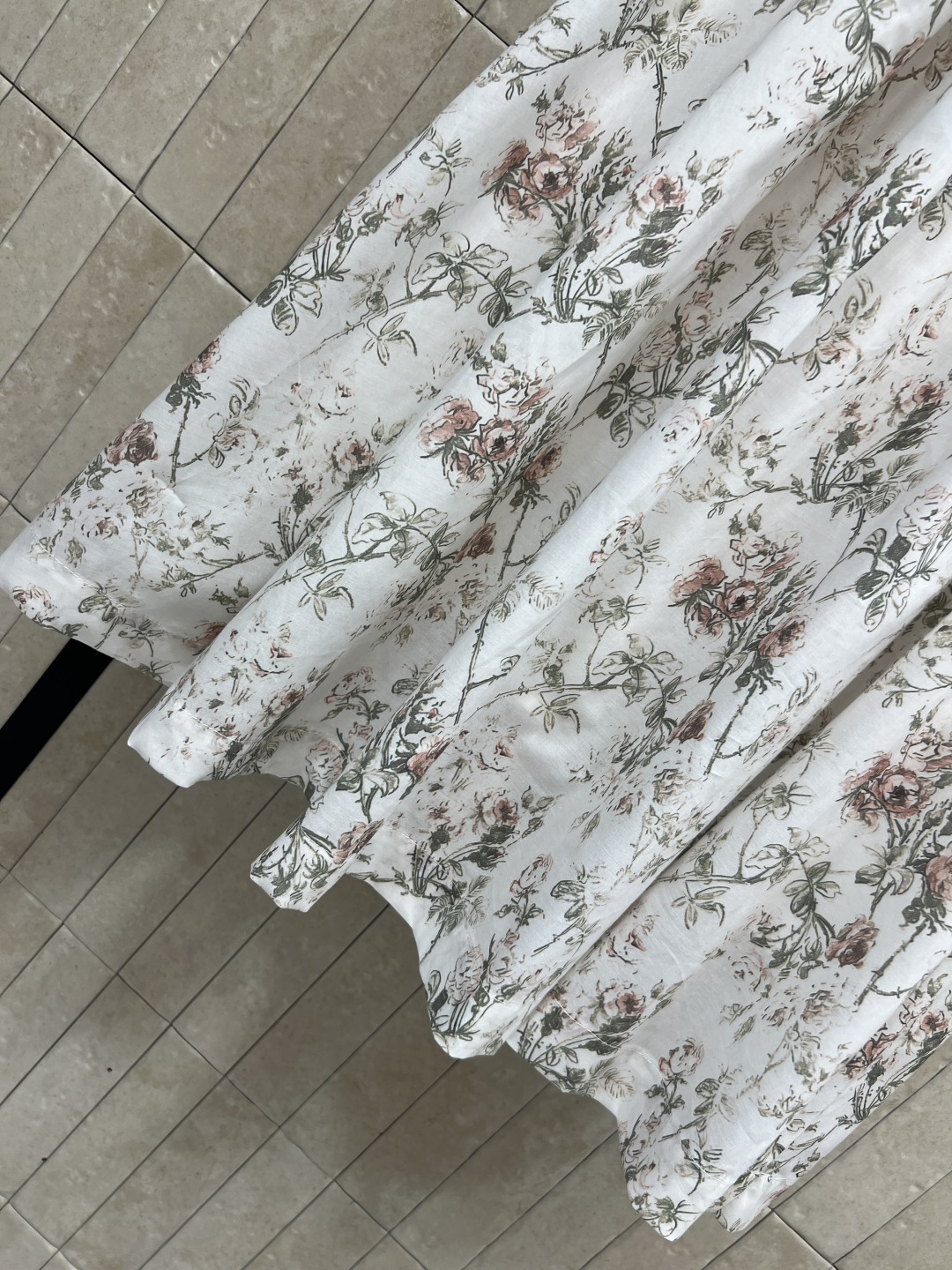 D家 26春夏新品 碎花印花高腰半身裙 经典花卉印花 浪漫优雅气质满分！A字长裙版型 适合多种身材日常通