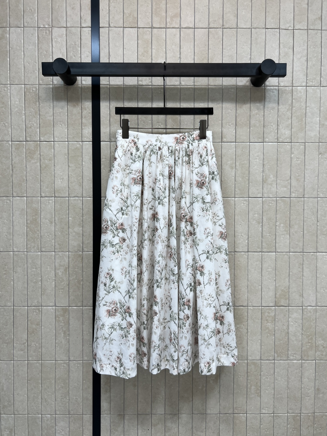 D家 26春夏新品 碎花印花高腰半身裙 经典花卉印花 浪漫优雅气质满分！A字长裙版型 适合多种身材日常通