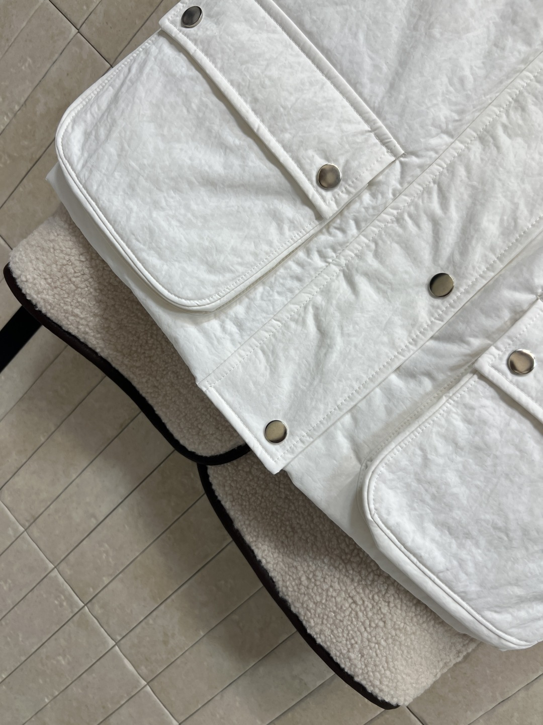 LW家 25秋冬新款 皮毛一体棉服马甲 可拆卸羊羔毛领棉马甲+双面穿皮毛马甲 一衣多穿超实用！外套正面按