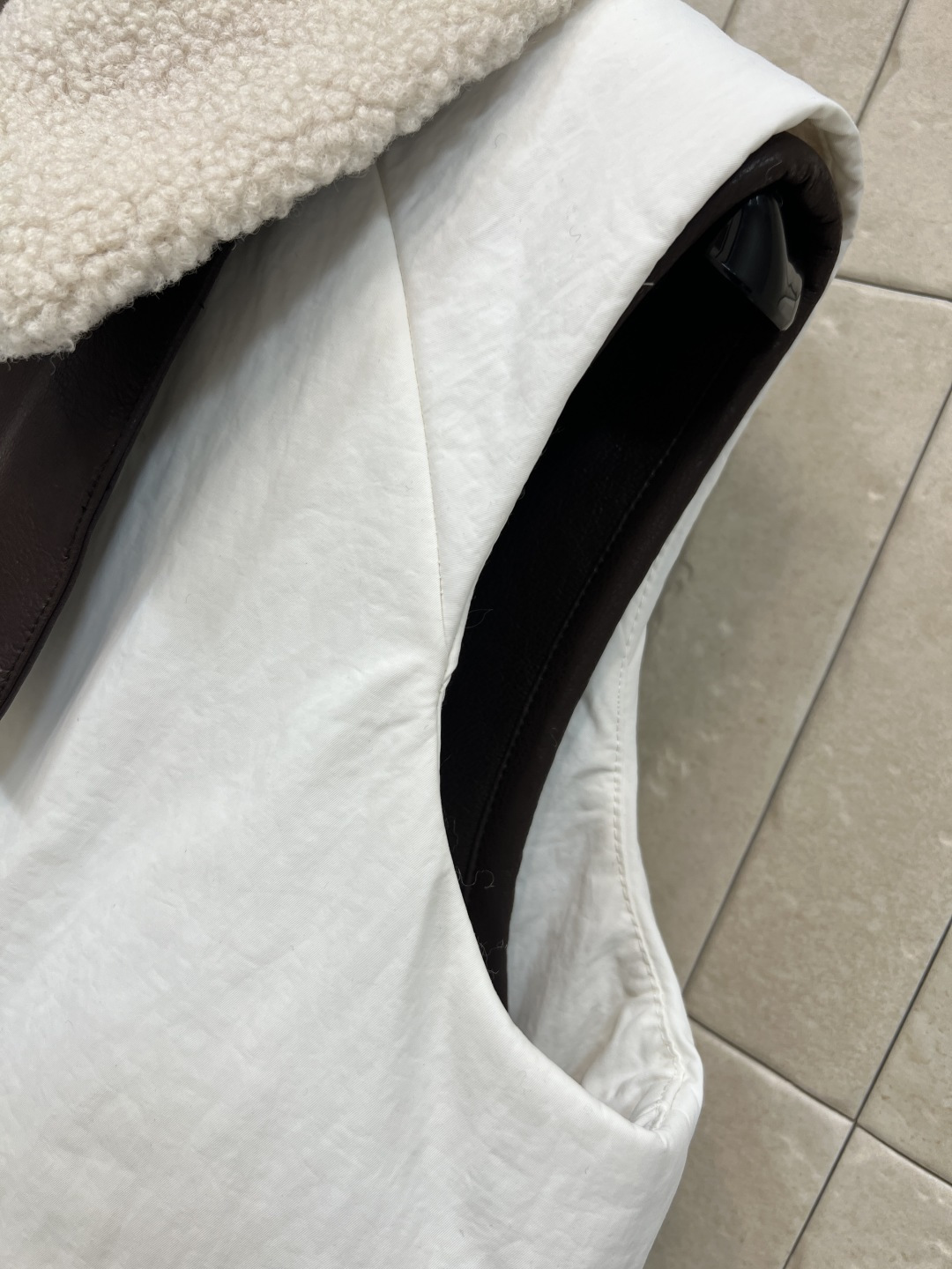 LW家 25秋冬新款 皮毛一体棉服马甲 可拆卸羊羔毛领棉马甲+双面穿皮毛马甲 一衣多穿超实用！外套正面按