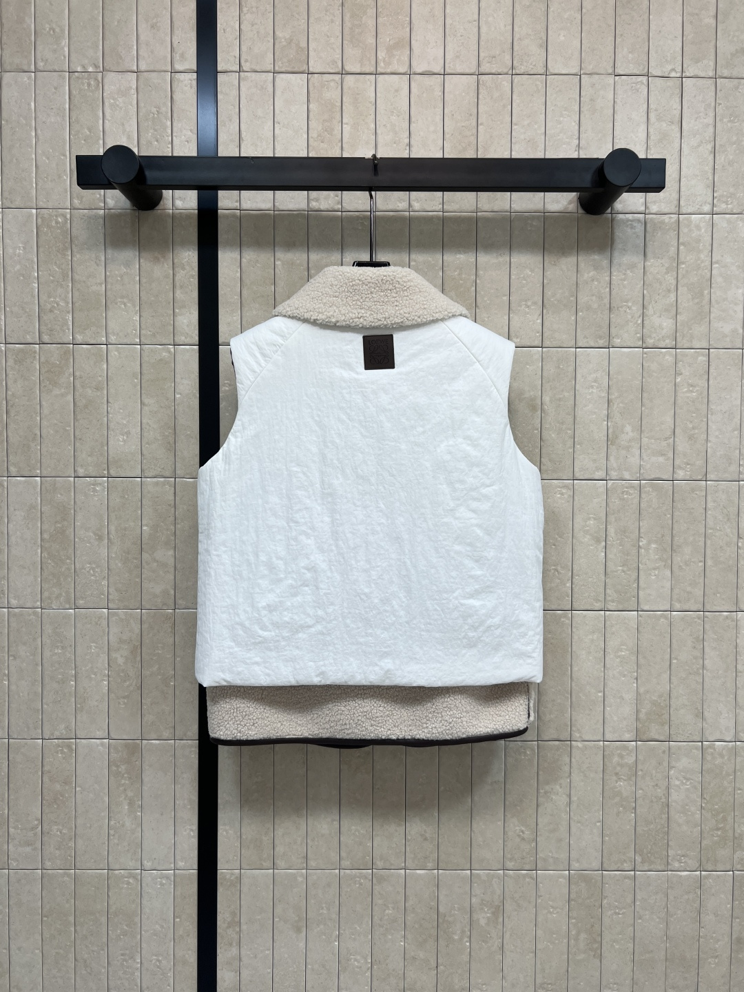 LW家 25秋冬新款 皮毛一体棉服马甲 可拆卸羊羔毛领棉马甲+双面穿皮毛马甲 一衣多穿超实用！外套正面按