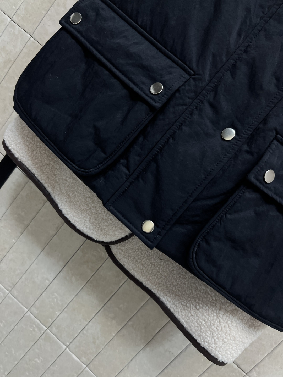 LW家 25秋冬新款 皮毛一体棉服马甲 可拆卸羊羔毛领棉马甲+双面穿皮毛马甲 一衣多穿超实用！外套正面按