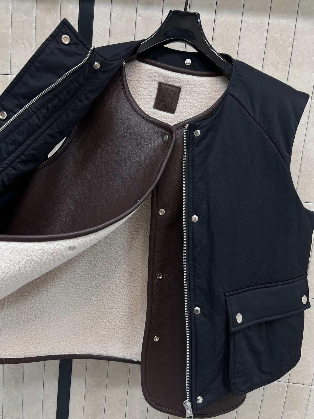 LW家 25秋冬新款 皮毛一体棉服马甲 可拆卸羊羔毛领棉马甲+双面穿皮毛马甲 一衣多穿超实用！外套正面按