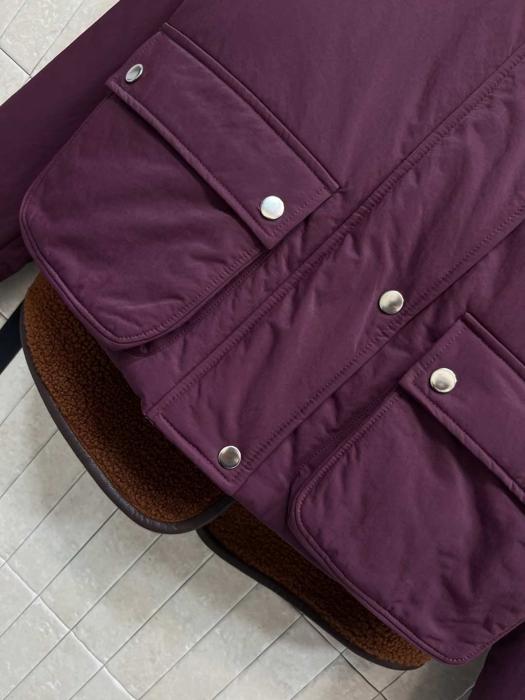 LW家 25秋冬新款 皮毛一体棉服 可拆卸羊羔毛领棉外套 +双面穿皮毛马甲 一衣多穿超实用！外套正面按扣