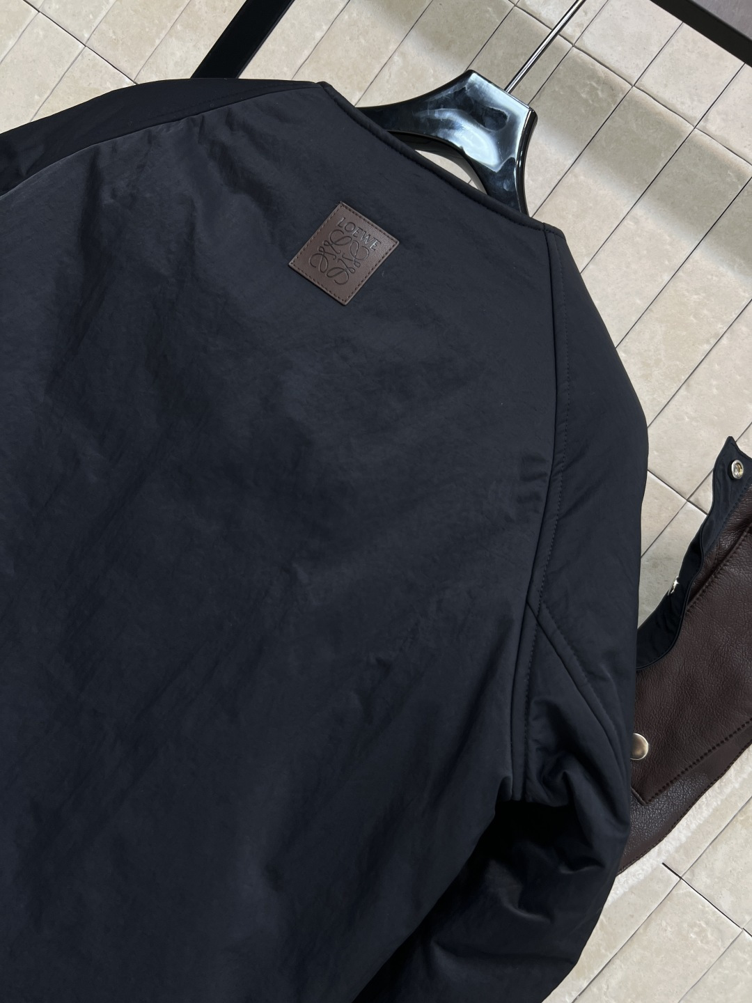 LW家 25秋冬新款 皮毛一体棉服 可拆卸羊羔毛领棉外套 +双面穿皮毛马甲 一衣多穿超实用！外套正面按扣