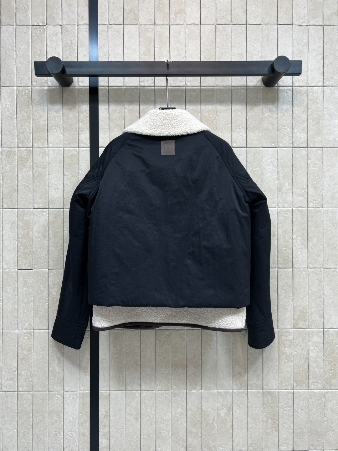 LW家 25秋冬新款 皮毛一体棉服 可拆卸羊羔毛领棉外套 +双面穿皮毛马甲 一衣多穿超实用！外套正面按扣