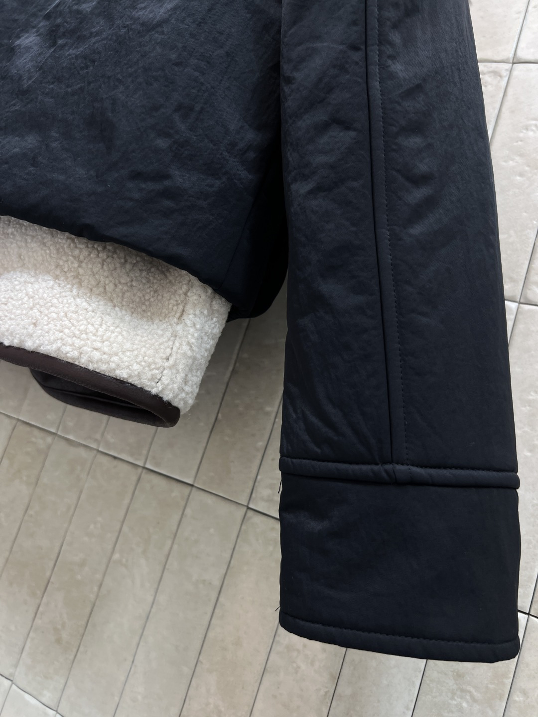 LW家 25秋冬新款 皮毛一体棉服 可拆卸羊羔毛领棉外套 +双面穿皮毛马甲 一衣多穿超实用！外套正面按扣