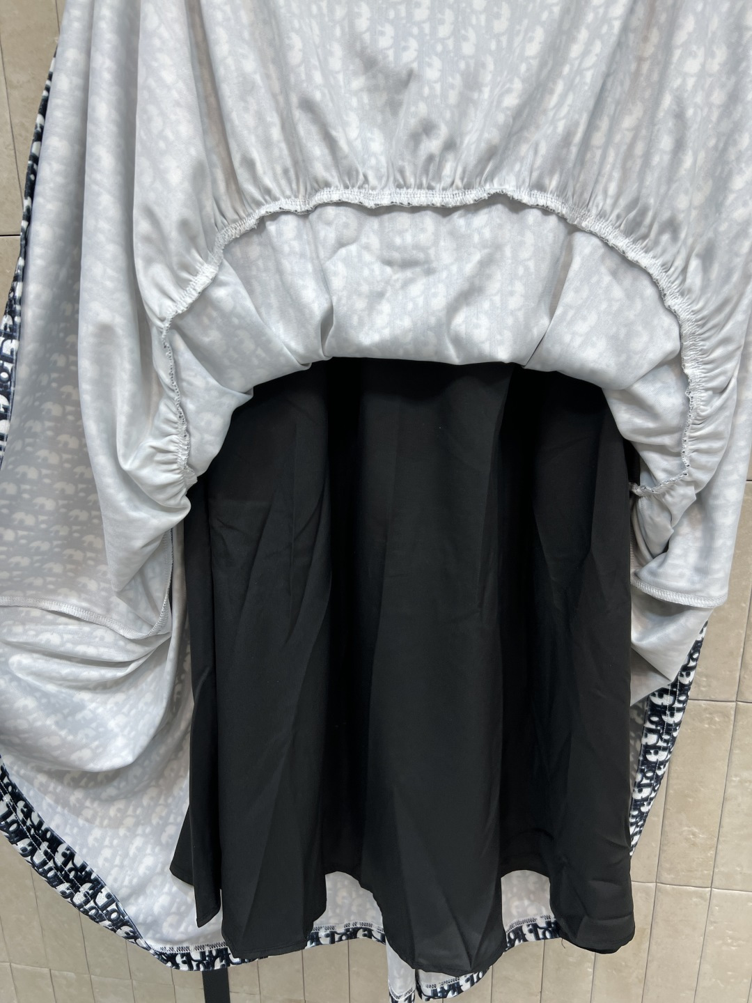 D家 25秋冬新款 D字母提花丝绒高腰半身裙 定制经典D字母提花丝绒面料 logo提花松紧腰头 细节满分