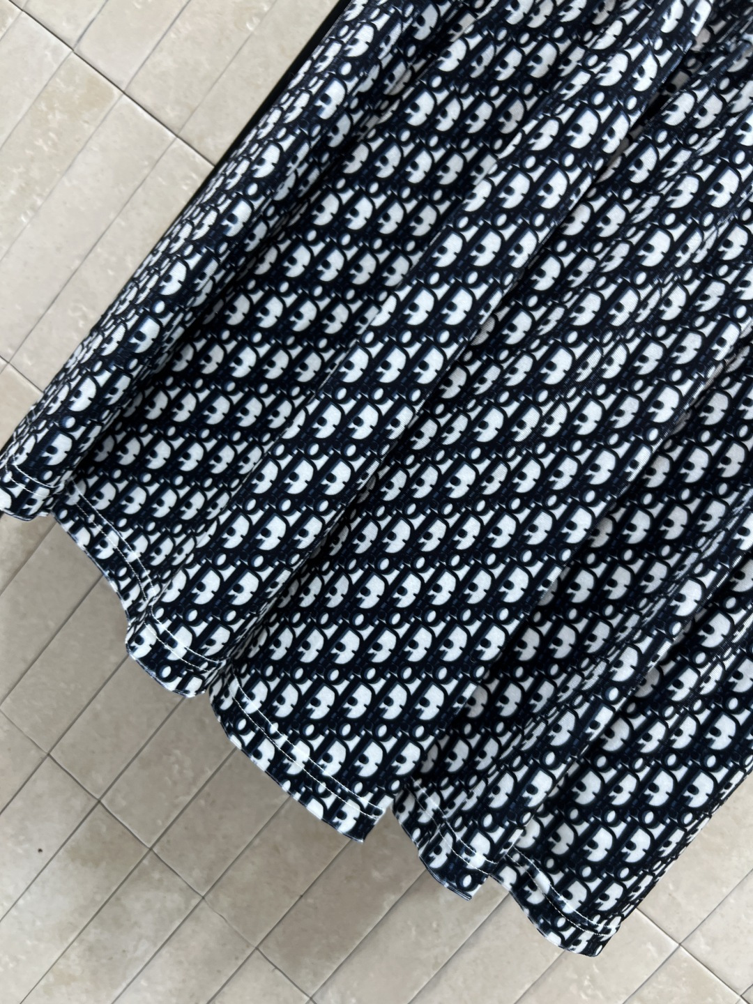 D家 25秋冬新款 D字母提花丝绒高腰半身裙 定制经典D字母提花丝绒面料 logo提花松紧腰头 细节满分