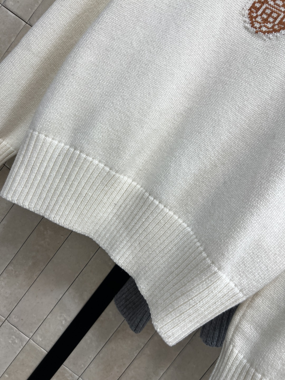 PD家 25秋冬新款 logo徽标刺绣圆领长袖 毛衣 胸前经典logo徽标刺绣 低调又有辨识度 高品质羊