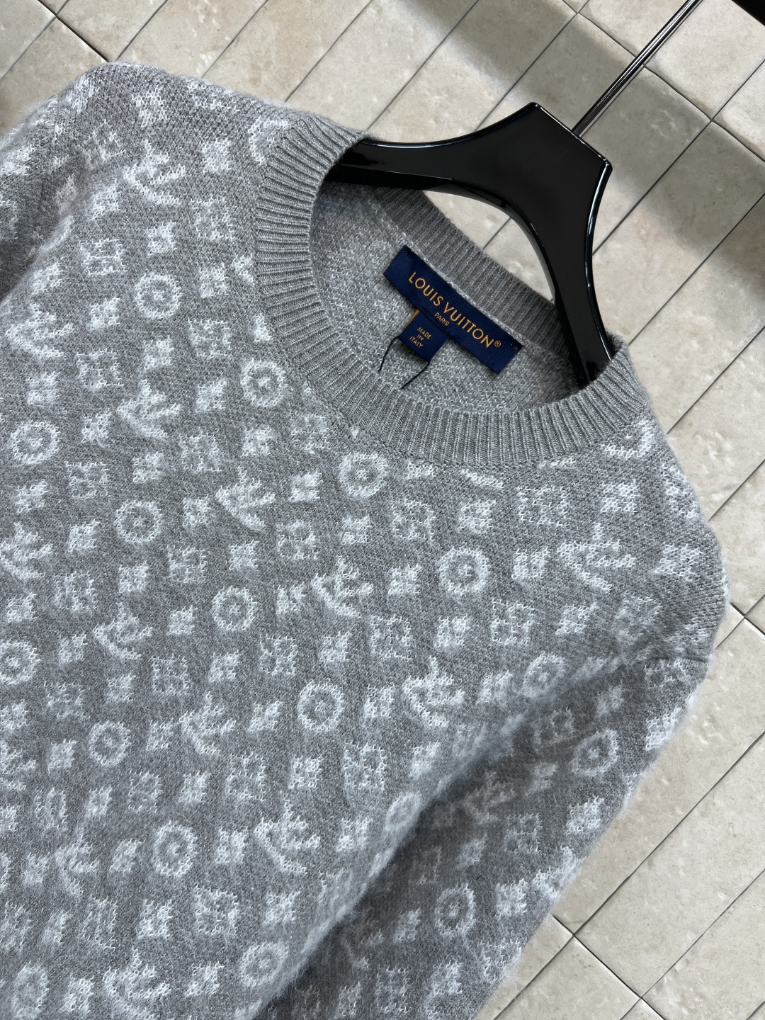 L家 25秋冬新款 老花提花针织圆领长袖衫 采用高品质羊毛羊绒混纺 柔软又保暖 秋冬穿超舒服！经典Mon