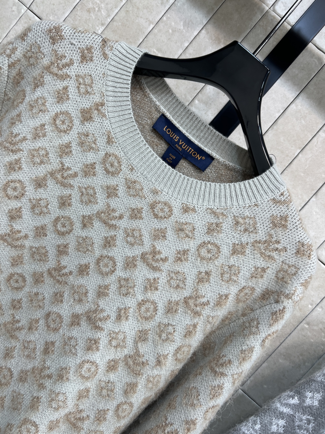 L家 25秋冬新款 老花提花针织圆领长袖衫 采用高品质羊毛羊绒混纺 柔软又保暖 秋冬穿超舒服！经典Mon