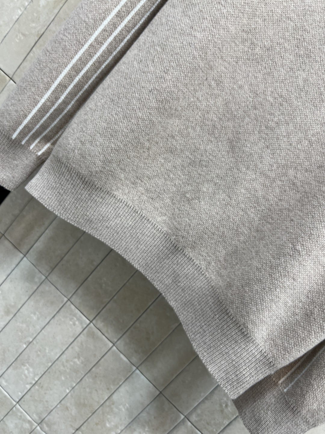 L家 25秋冬新款 老花提花半拉链针织衫 ，秋冬穿超暖！翻领+半开襟拉链设计 穿脱方便又有型 胸前和领口