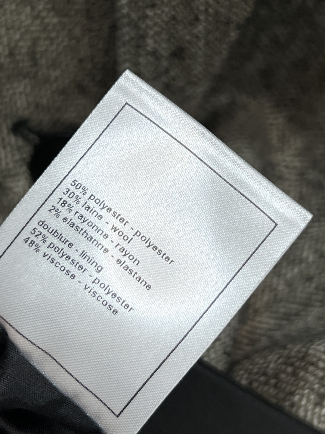 小香家 25秋冬新款 皮革翻领腰带西装外套 logo腰带收腰显露小蛮腰 皮革拼接翻领设计 皮革大logo