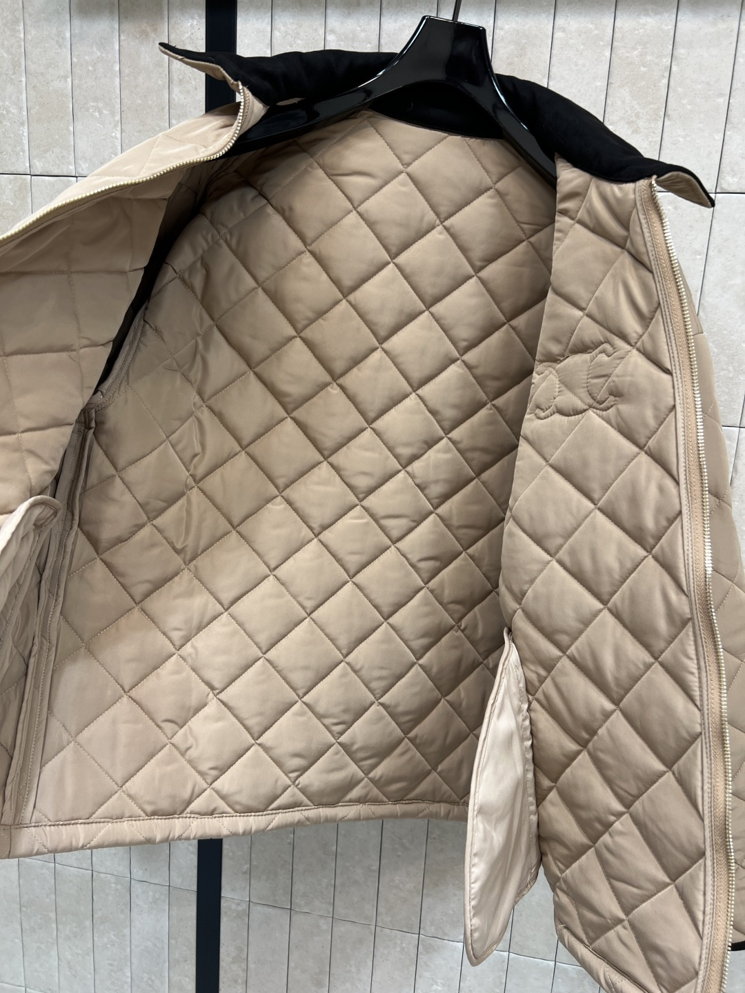 CE家 25秋冬新款 菱形格纹拼接棉服 鹿皮绒驳领 正面菱形绗缝+经典凯旋门刺绣 细节满分 低调高级感拉