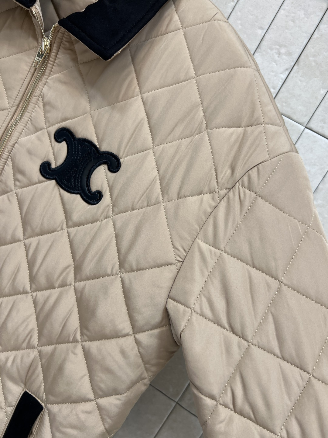 CE家 25秋冬新款 菱形格纹拼接棉服 鹿皮绒驳领 正面菱形绗缝+经典凯旋门刺绣 细节满分 低调高级感拉