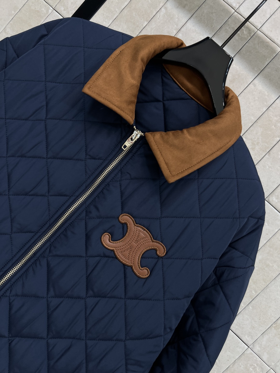 CE家 25秋冬新款 菱形格纹拼接棉服 鹿皮绒驳领 正面菱形绗缝+经典凯旋门刺绣 细节满分 低调高级感拉