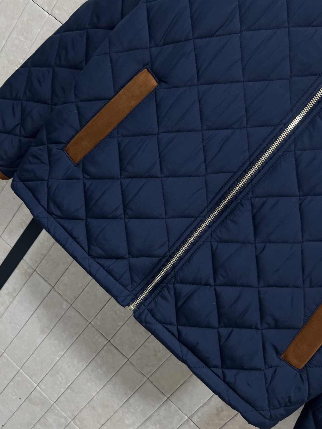 CE家 25秋冬新款 菱形格纹拼接棉服 鹿皮绒驳领 正面菱形绗缝+经典凯旋门刺绣 细节满分 低调高级感拉