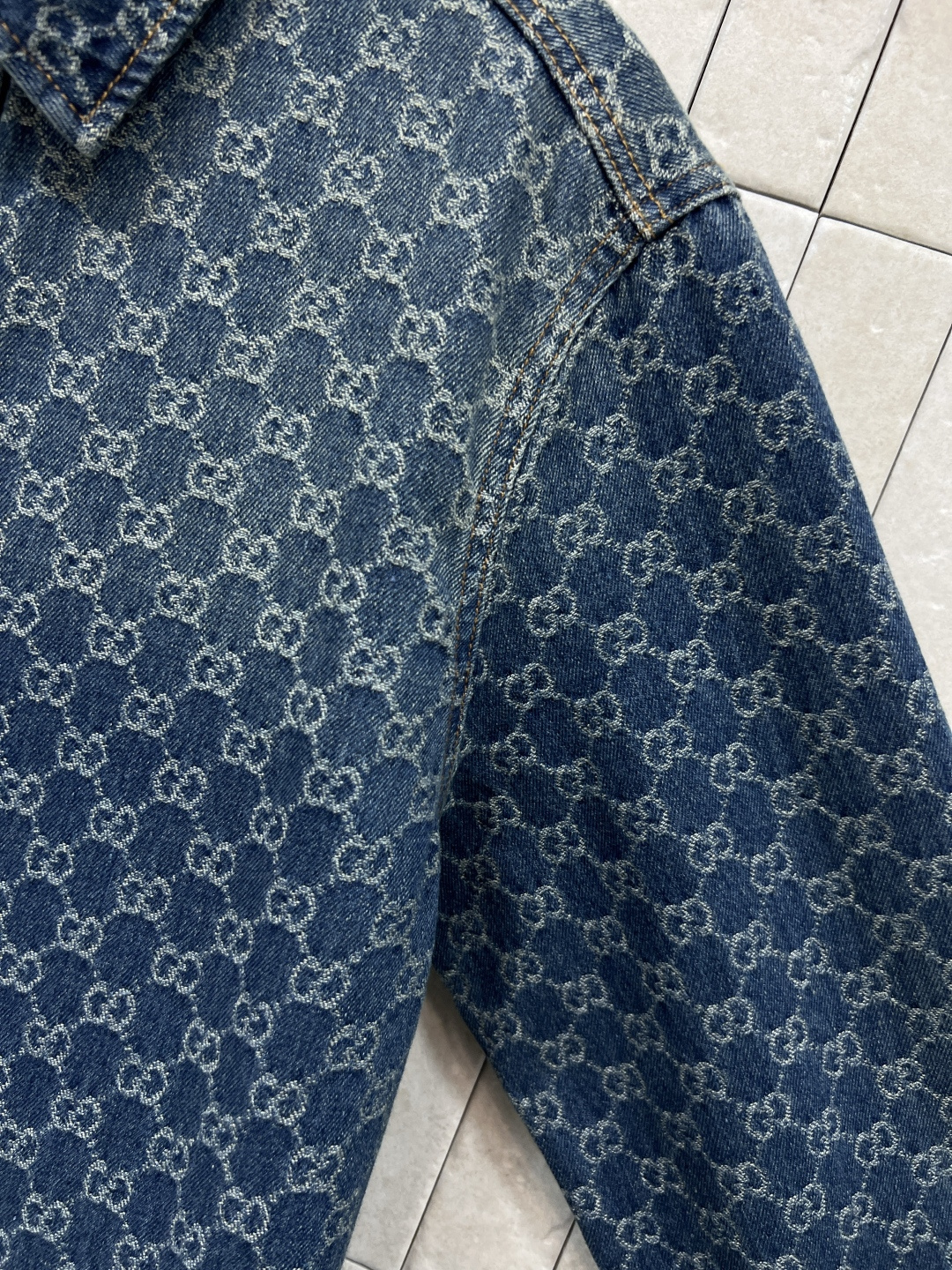 G家 26春夏新款 GG老花渐变牛仔衬衫 满印GG标志 复古又潮流！高品质牛仔布 耐磨有型 宽松版型超显