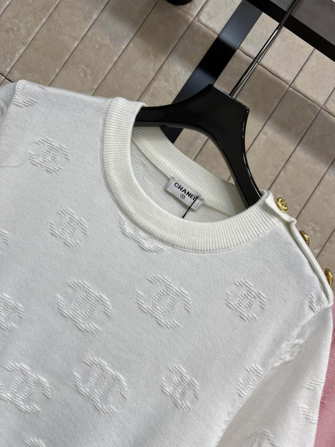 小香家 26春夏新款 双C提花短袖上衣 经典双CLogo设计 品牌辨识度超高！针织面料柔软舒适 透气性好