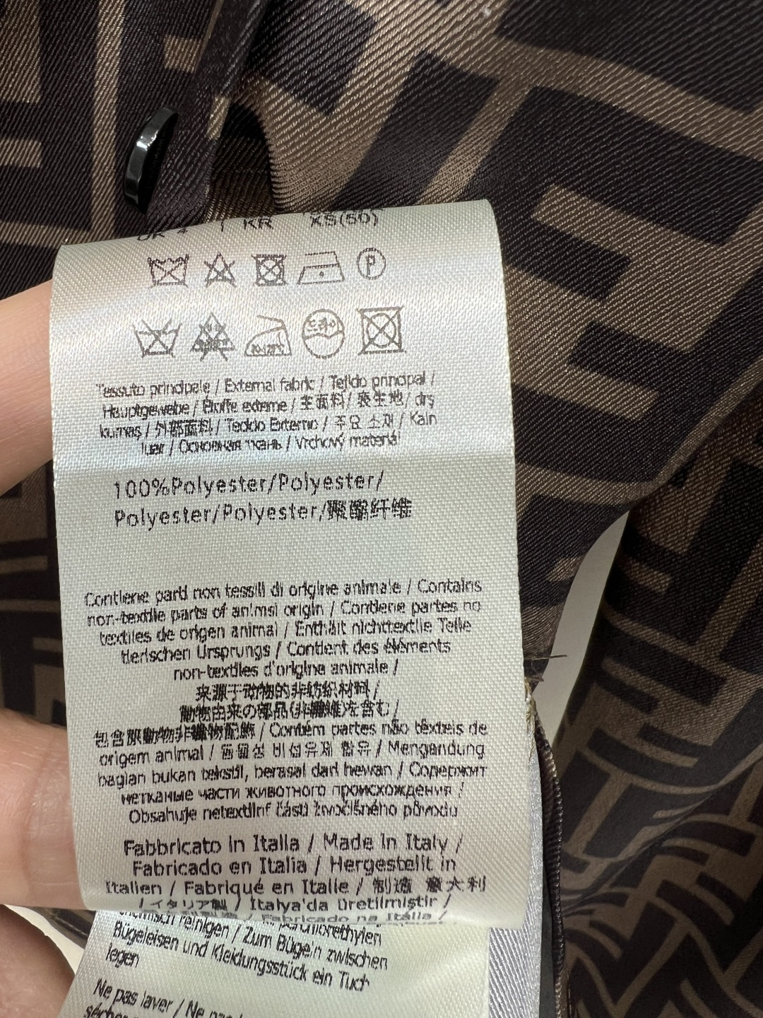 F家 26春夏新款 FF老花荡衬衫 柔软丝滑 垂坠感满分 穿着超舒适！满印FF老花图案 辨识度超高 奢华