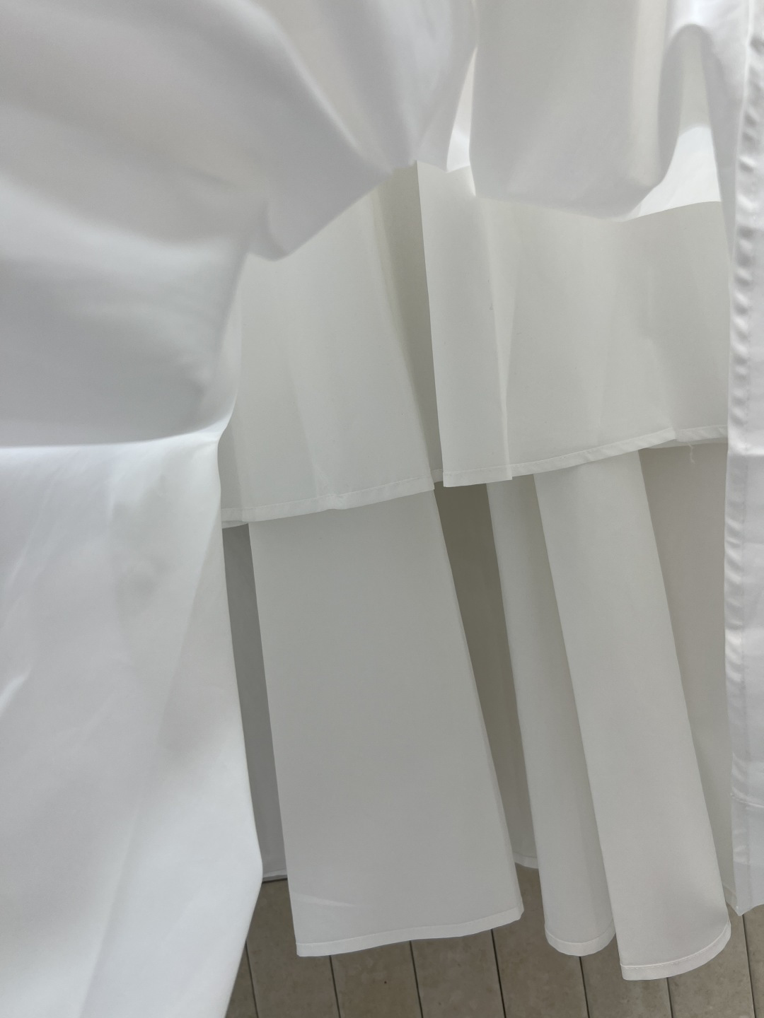 PD家 26春夏新款 无袖连衣裙 简约大方 轻薄透气 面料超适合夏天！胸前三角Logo低调又有辨识度 后