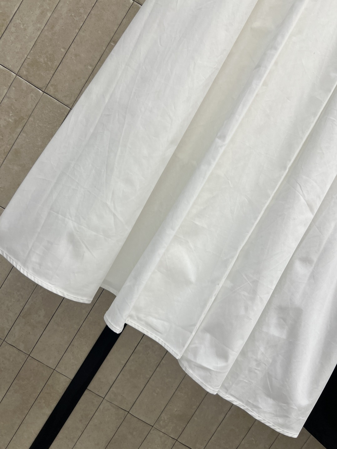 PD家 26春夏新款 无袖连衣裙 简约大方 轻薄透气 面料超适合夏天！胸前三角Logo低调又有辨识度 后
