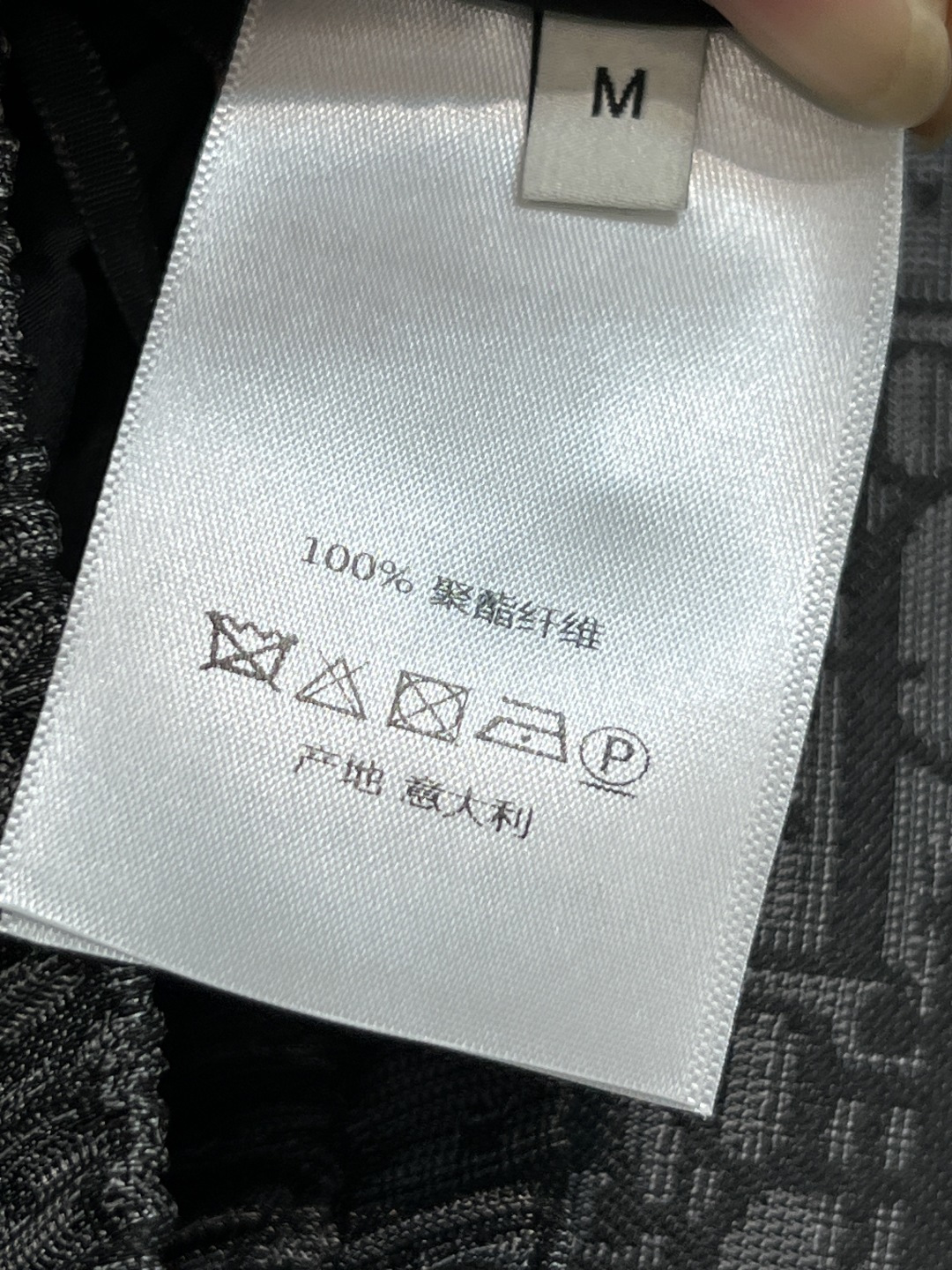 D家 26春夏新款 老花运动风半身裙经典老花图案 搭配黑色运动风条纹 时髦又有辨识度！高腰A字版型 显瘦