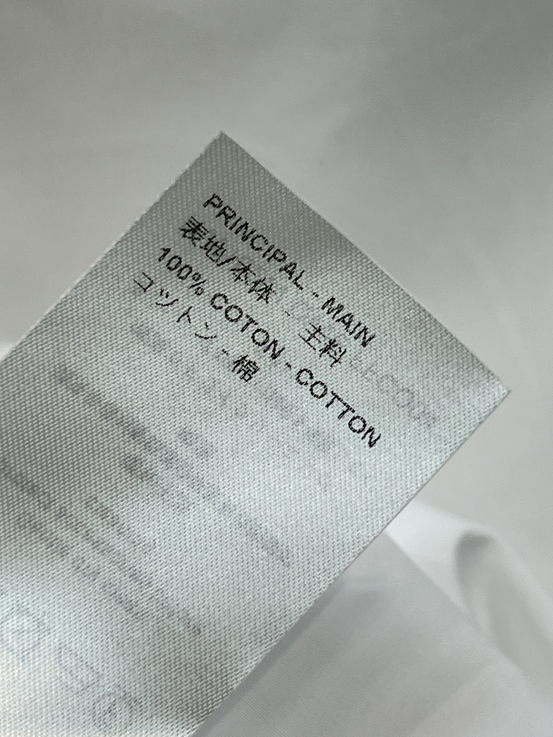L家 26春夏新款 法式荷叶边系带衬衫 春秋季节穿着超舒适 立领+荷叶边+五金系带装饰 复古宫廷风满满 